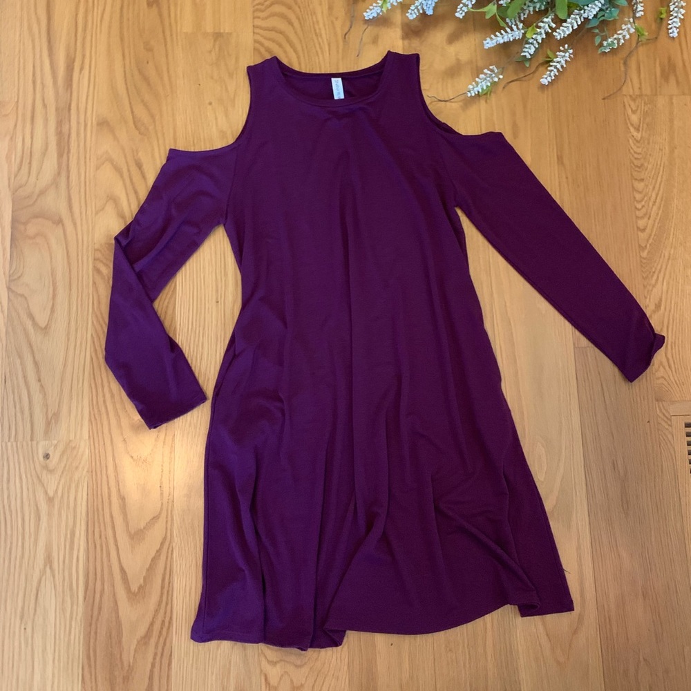 Plum, cold shoulder dress!